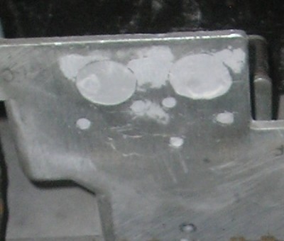 Tmelení děr v NF bloku.jpg